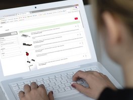 Laptop-Bildschirm zeigt das Online-Portal LeyLab. Es dient der effizienten Verwaltung von Sammlungen, Geräten, Unterrichtsmaterialien und Lizenzen und ist cloud-basiert.