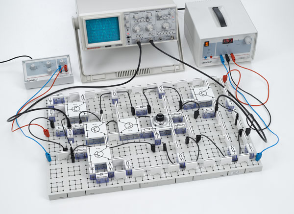 Hasil gambar untuk operational amplifier on electronic